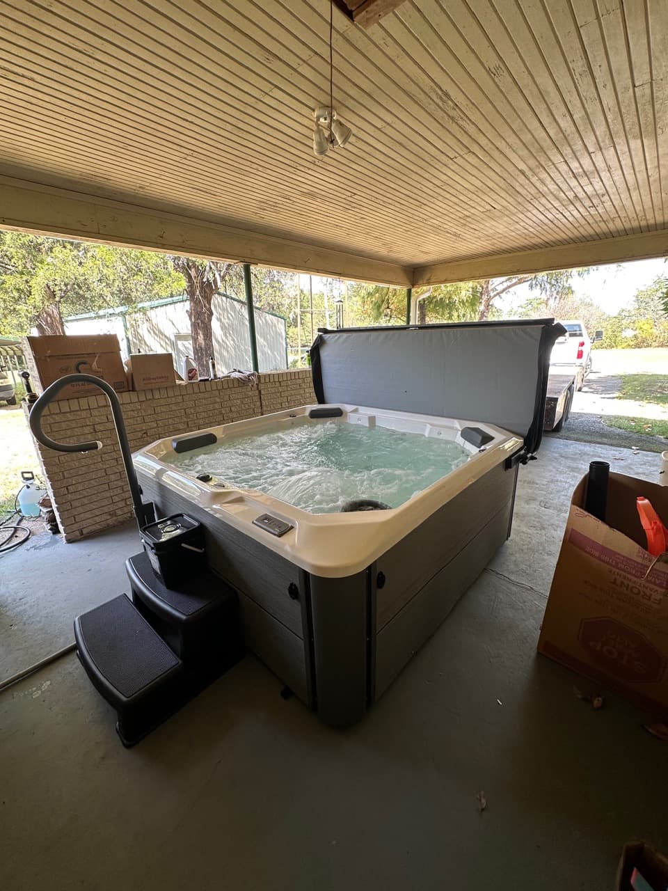 Hot tub delivered by East Texas Hot Tub Company to Whitehouse, Texas