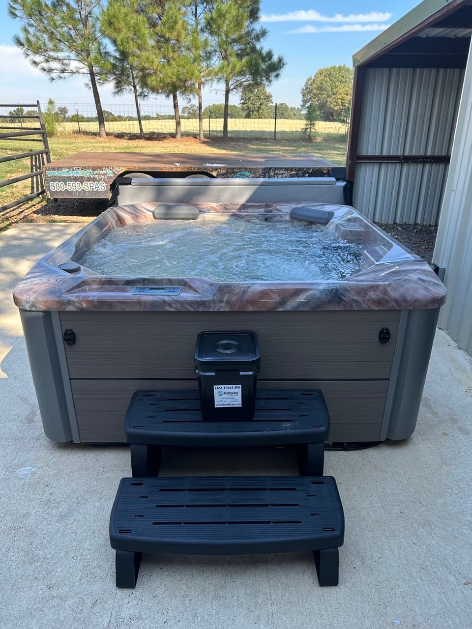 Hot tub delivered by East Texas Hot Tub Company to Flint, Texas