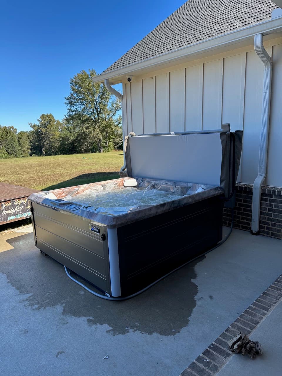 Hot tub delivered by East Texas Hot Tub Company to Henderson, Texas