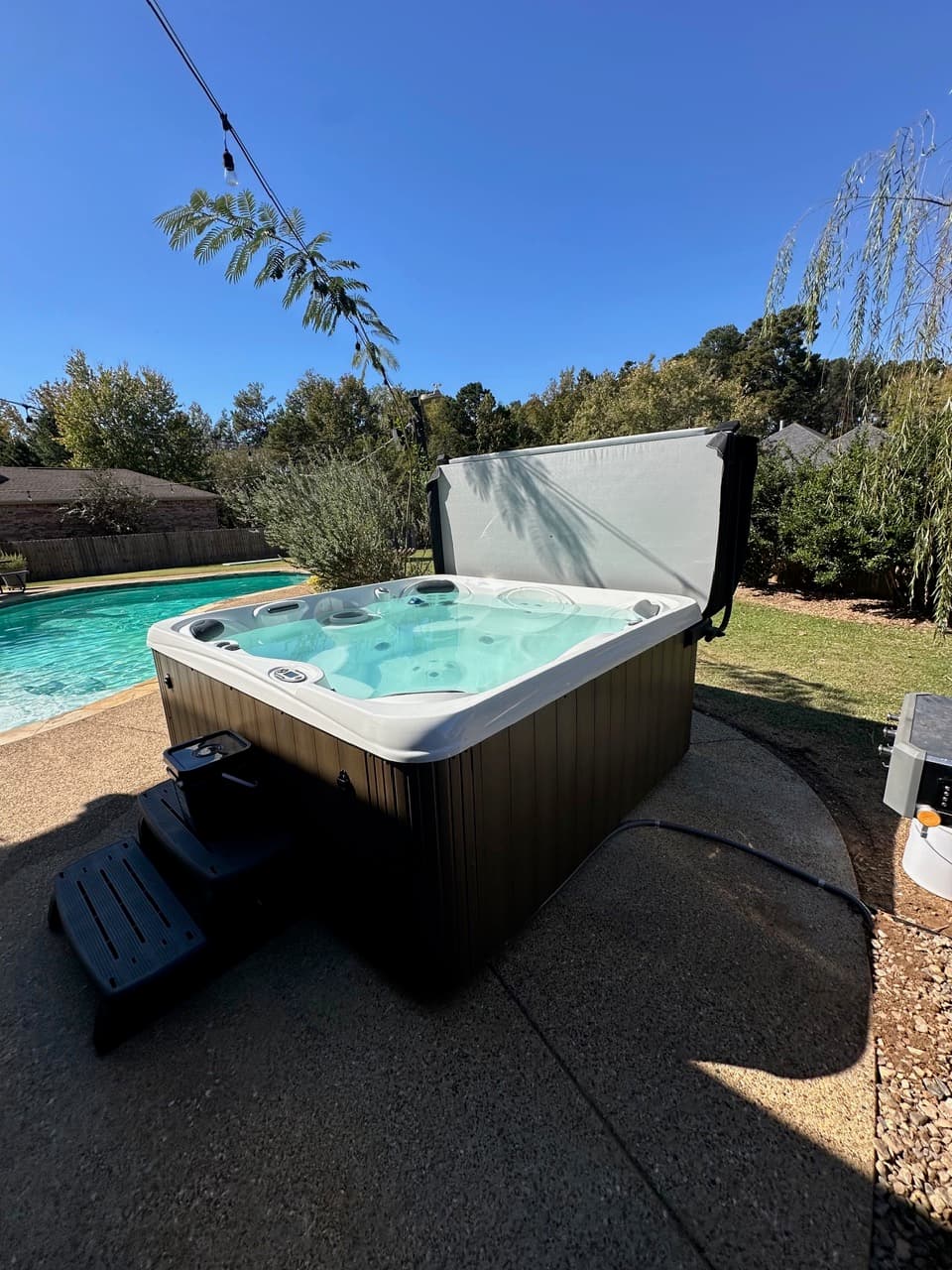 Hot tub delivered by East Texas Hot Tub Company to Mineola, Texas