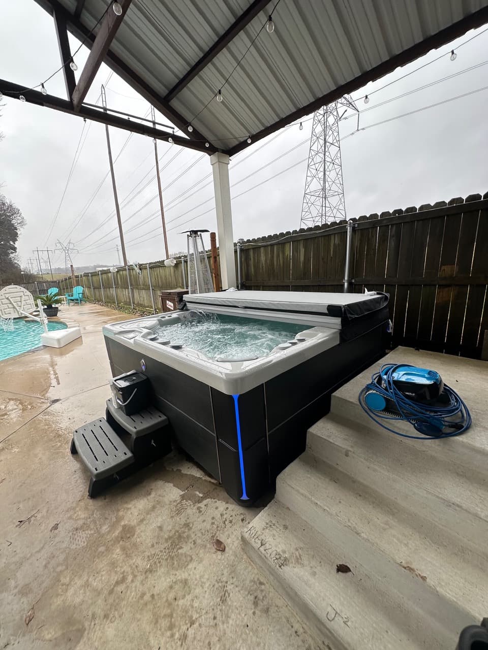 Hot tub delivered by East Texas Hot Tub Company to Nacogdoches, Texas