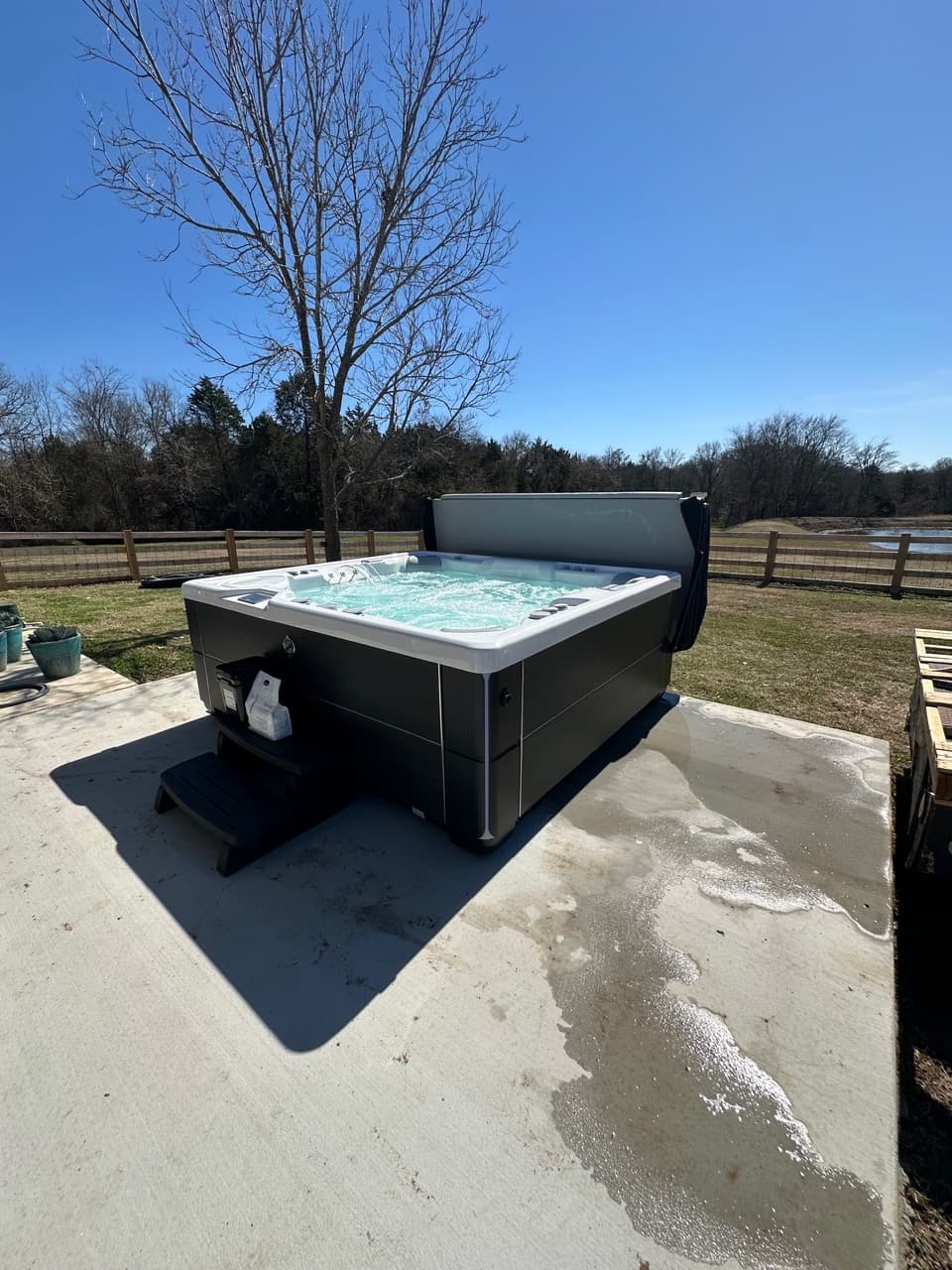 Hot tub delivered by East Texas Hot Tub Company to Yantis, Texas