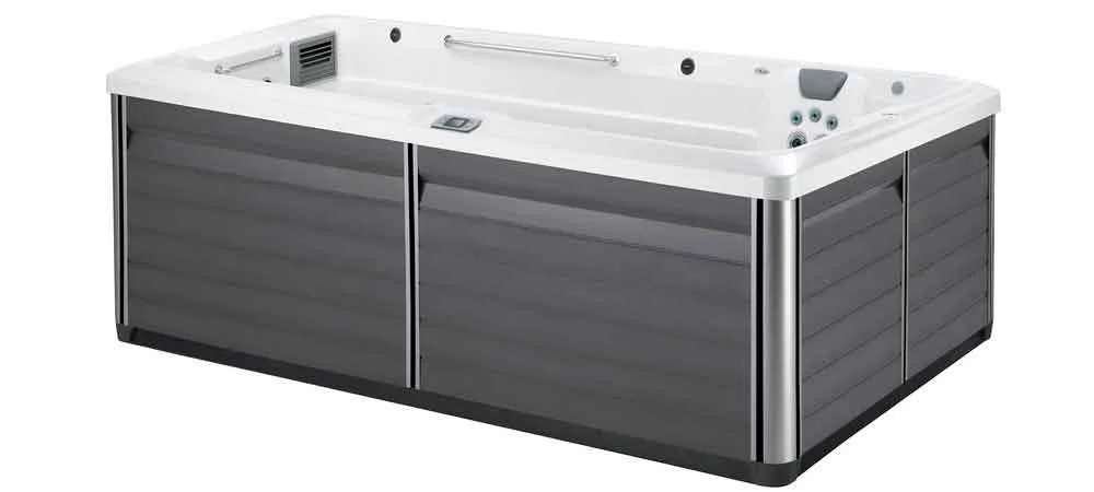 Endless Pools R200: exterior. Manufacturer photograph.