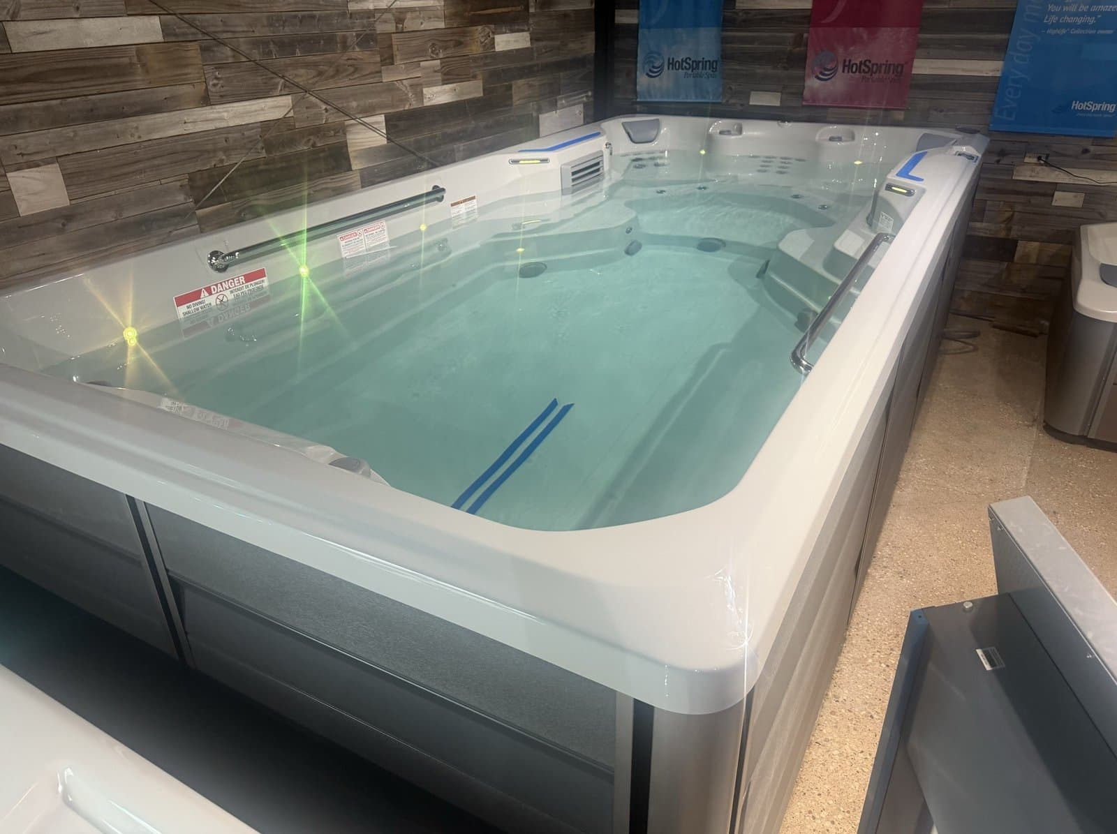 Endless Pools X500 in Ice Gray / Gray Oak, serial EPX50026D3261006