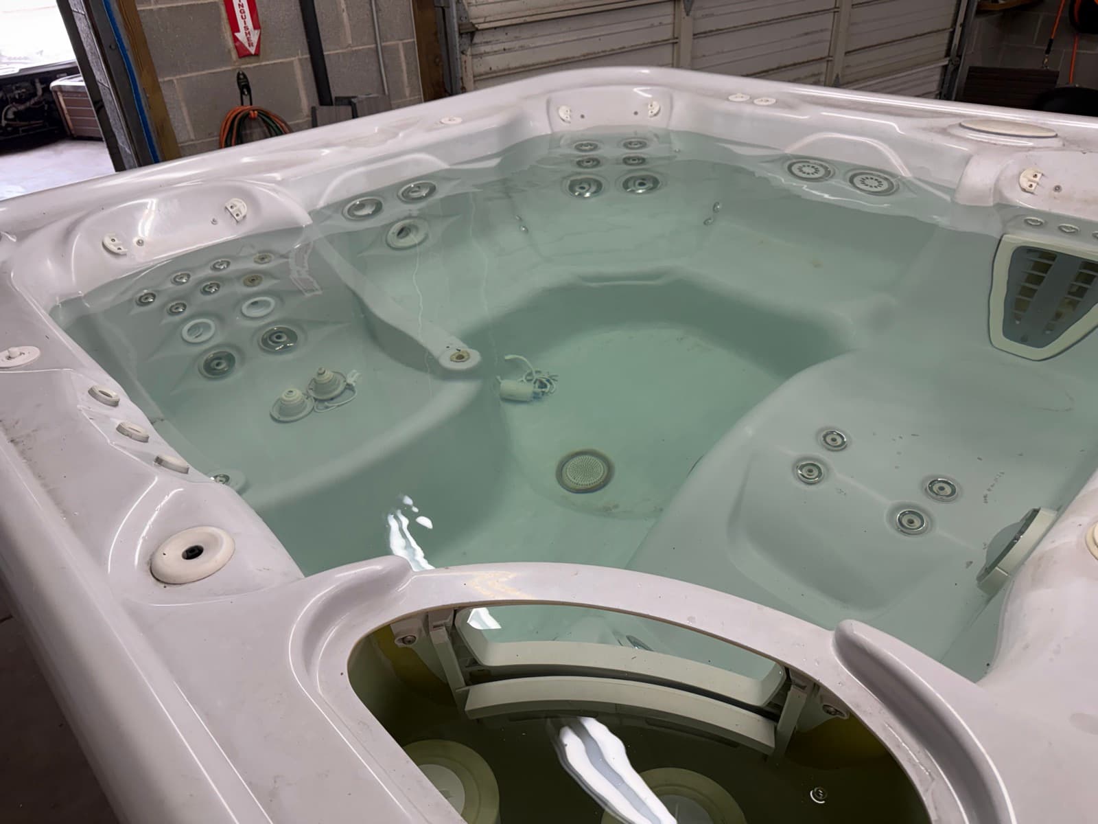 Pre-owned Hot Spring Vanguard hot tub for sale