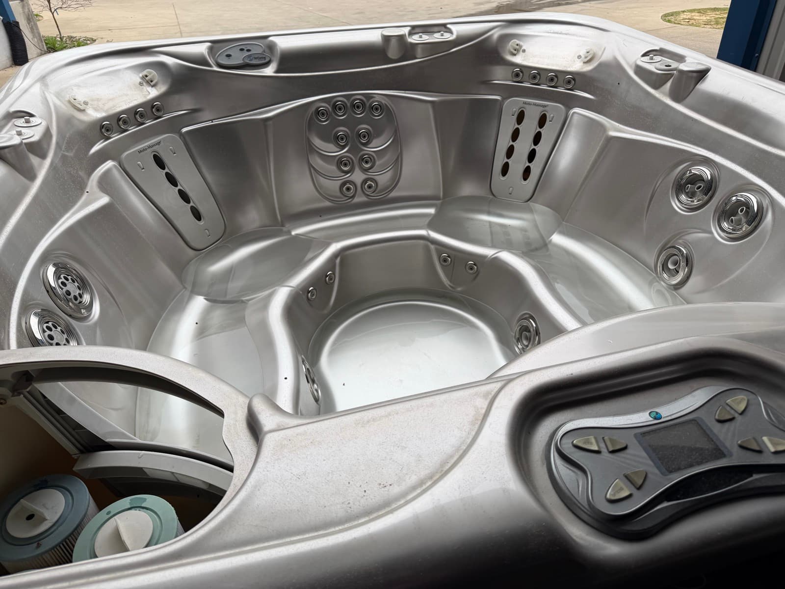 Pre-owned Hot Spring Envoy hot tub for sale