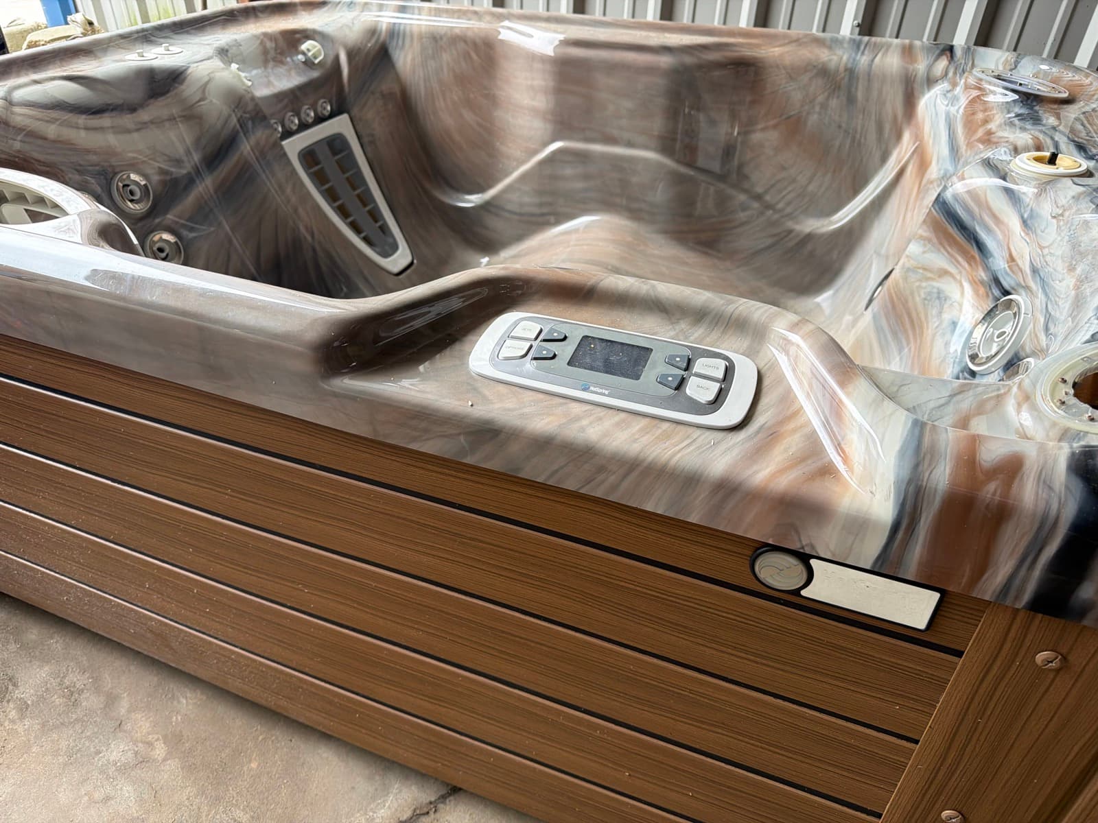 Pre-owned Hot Spring Hot Spot SX hot tub for sale