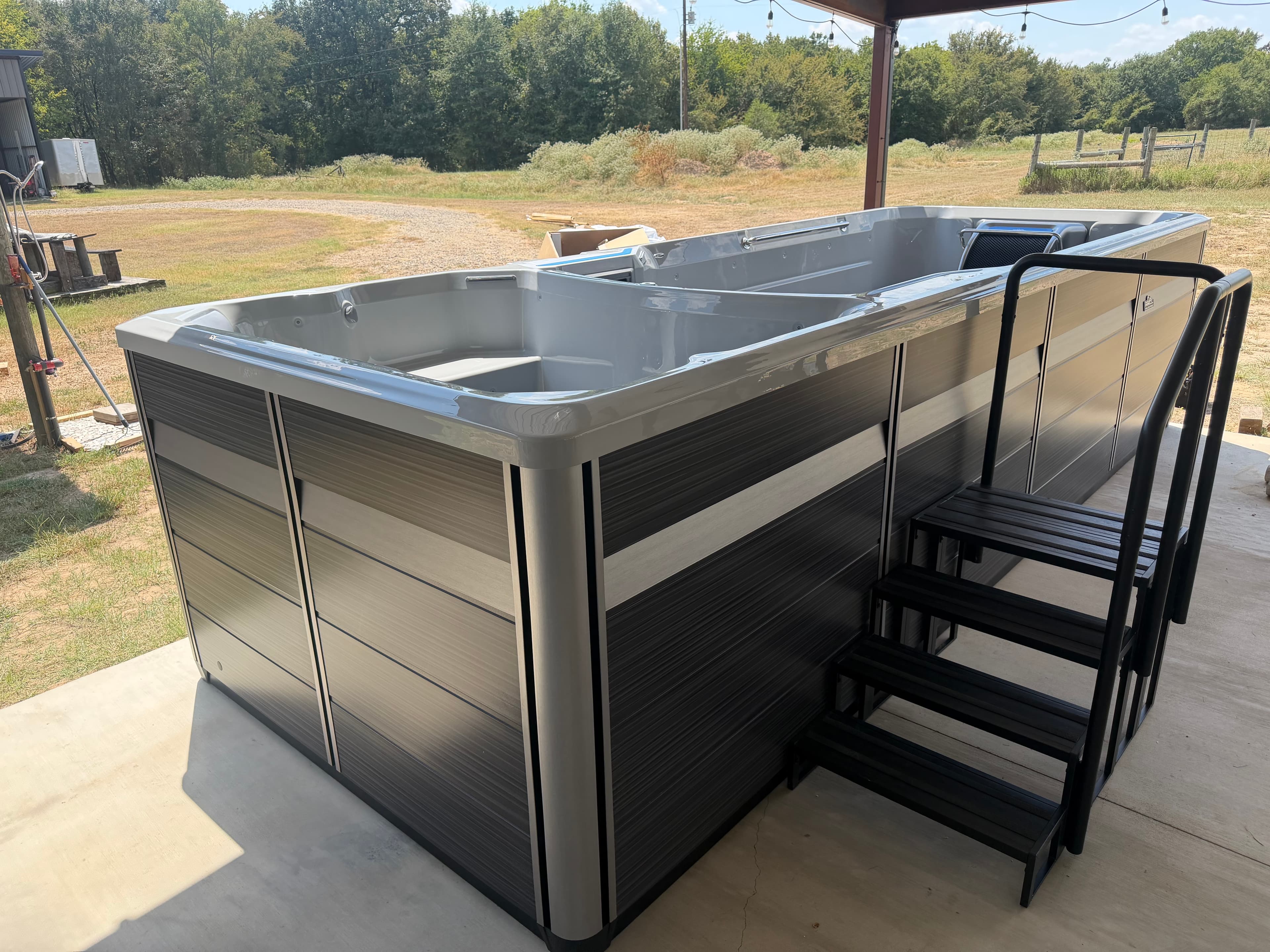 Hot tub delivered by East Texas Hot Tub Company to Emory, Texas
