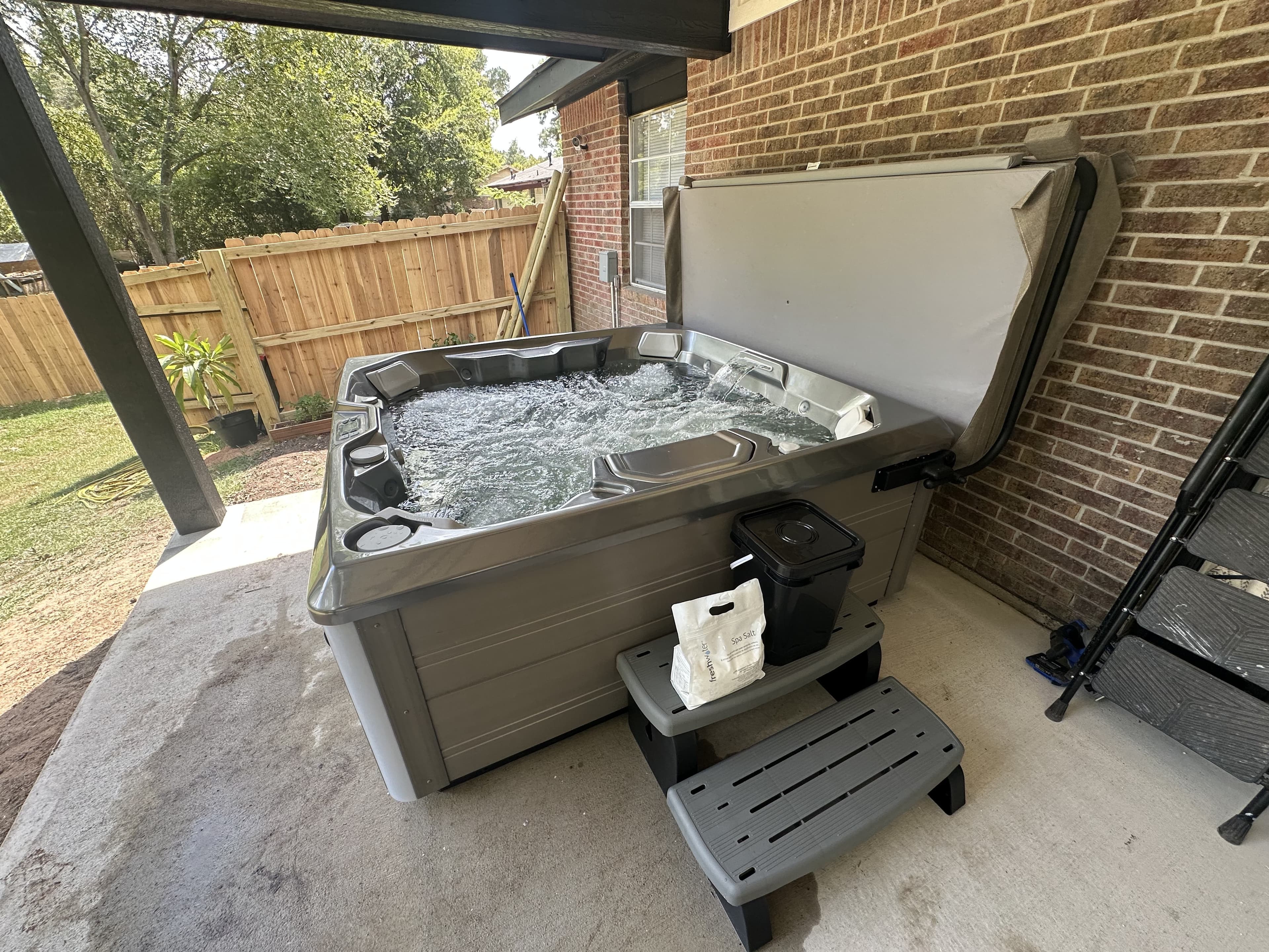 Hot tub delivered by East Texas Hot Tub to Crockett, Texas