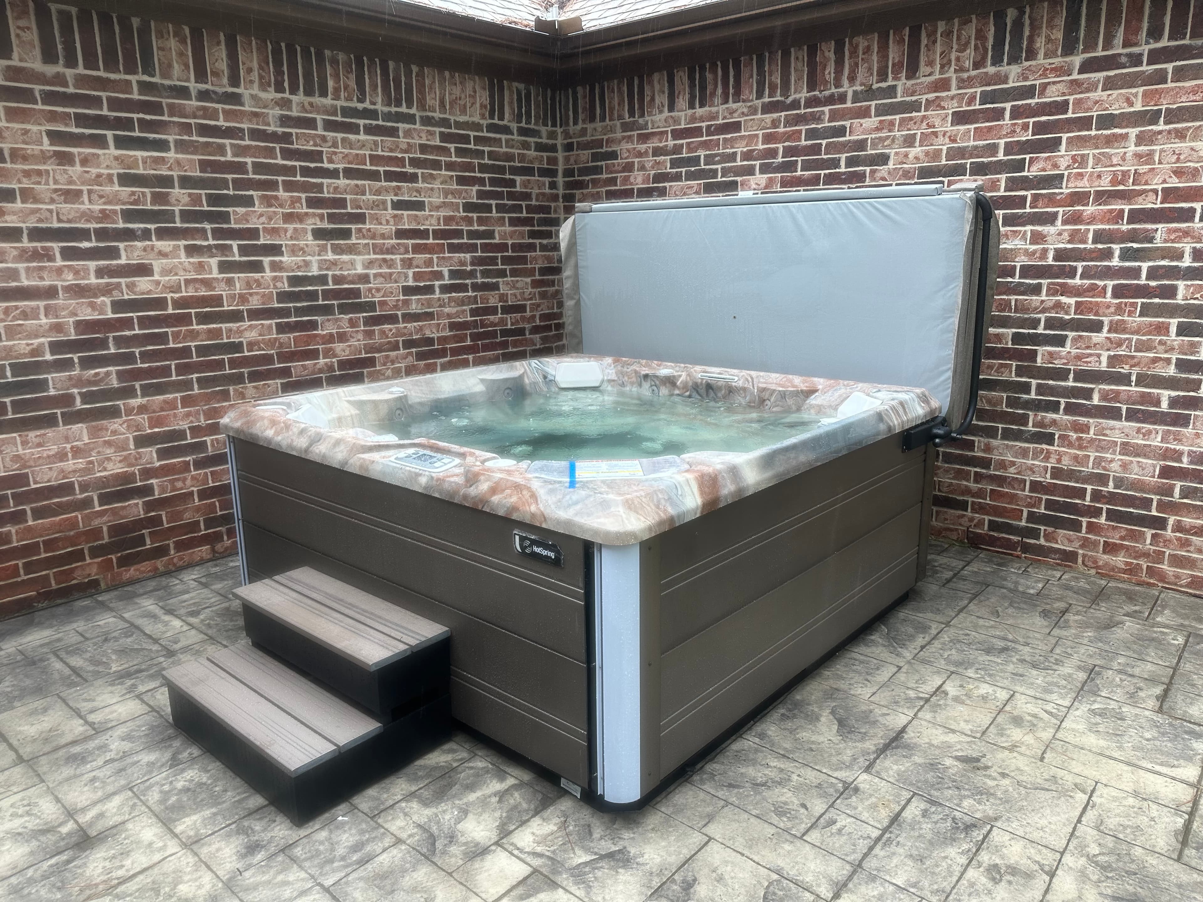 Hot tub delivered by East Texas Hot Tub Company to Grand Saline, Texas