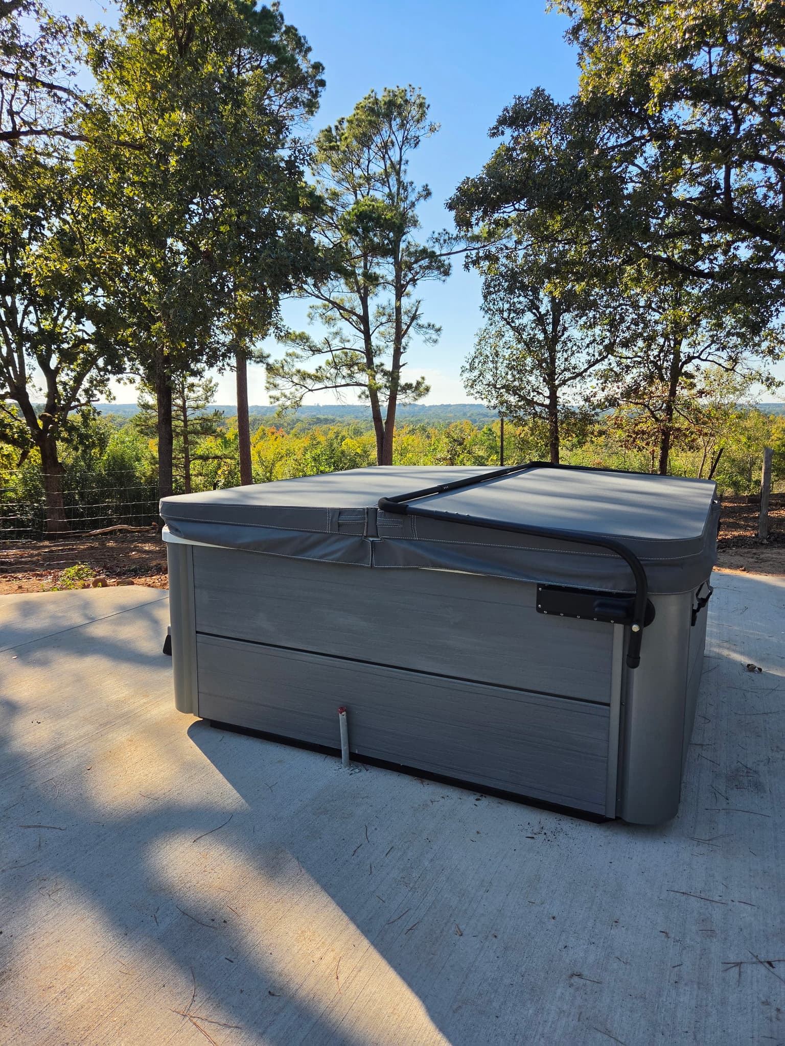 Hot tub delivered by East Texas Hot Tub Company to Jacksonville, Texas