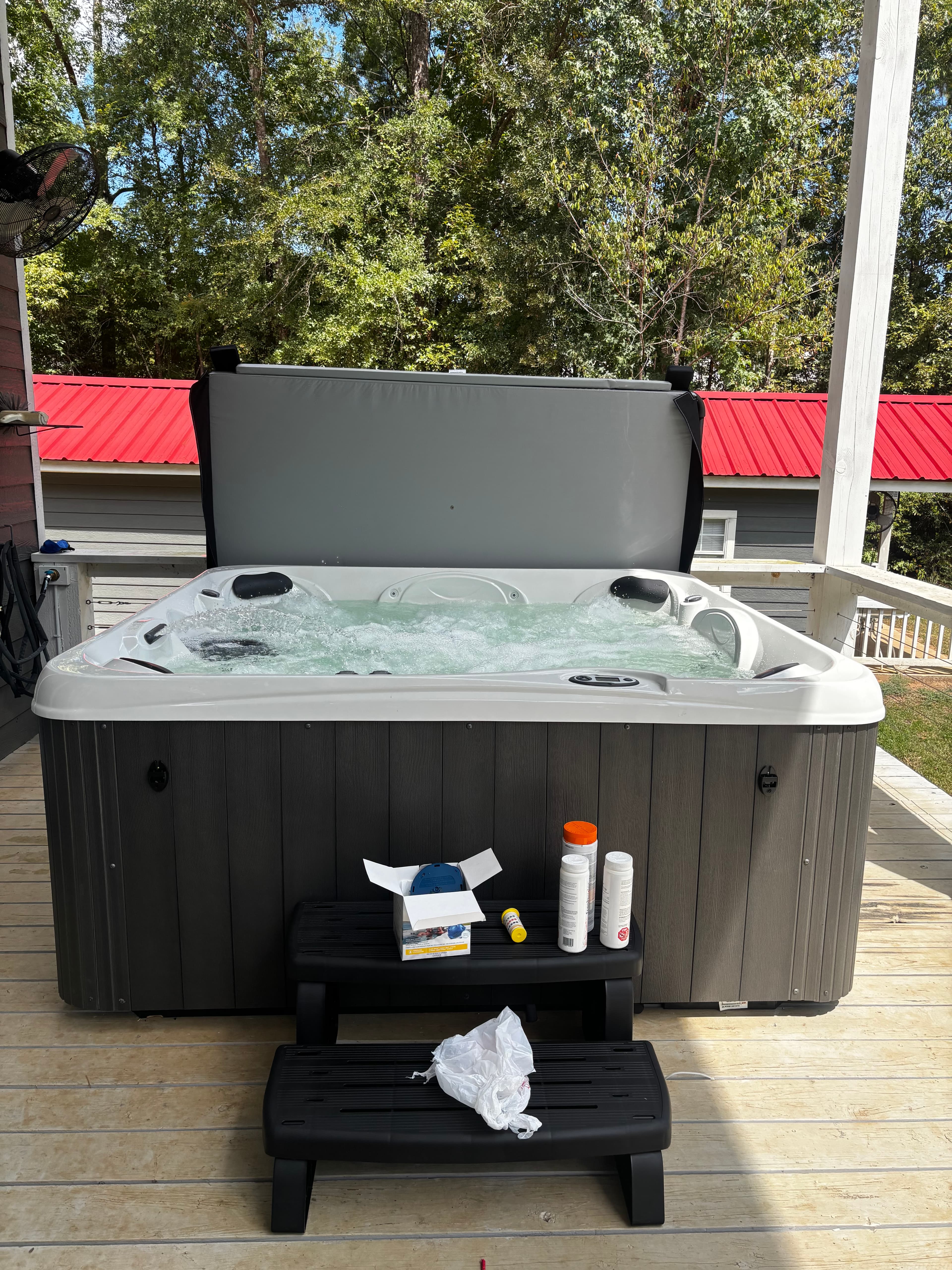 Hot tub delivered by East Texas Hot Tub Company to Hemphill, Texas