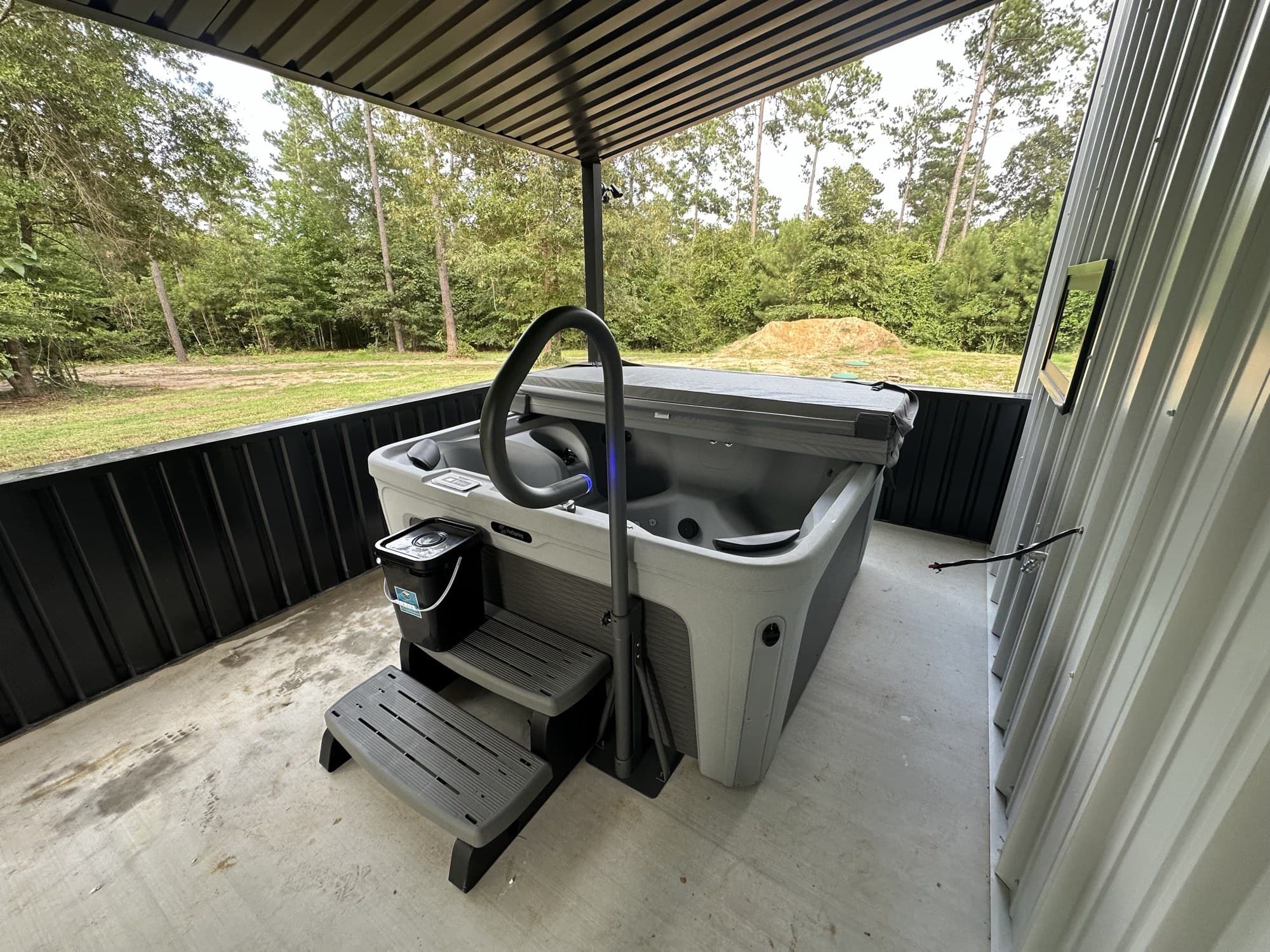 Hot tub delivered by East Texas Hot Tub Company to Big Sandy, Texas