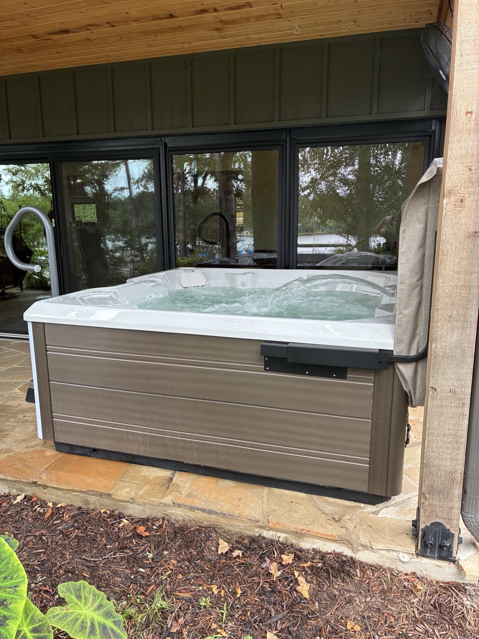 Hot tub delivered by East Texas Hot Tub Company to Hideaway, Texas