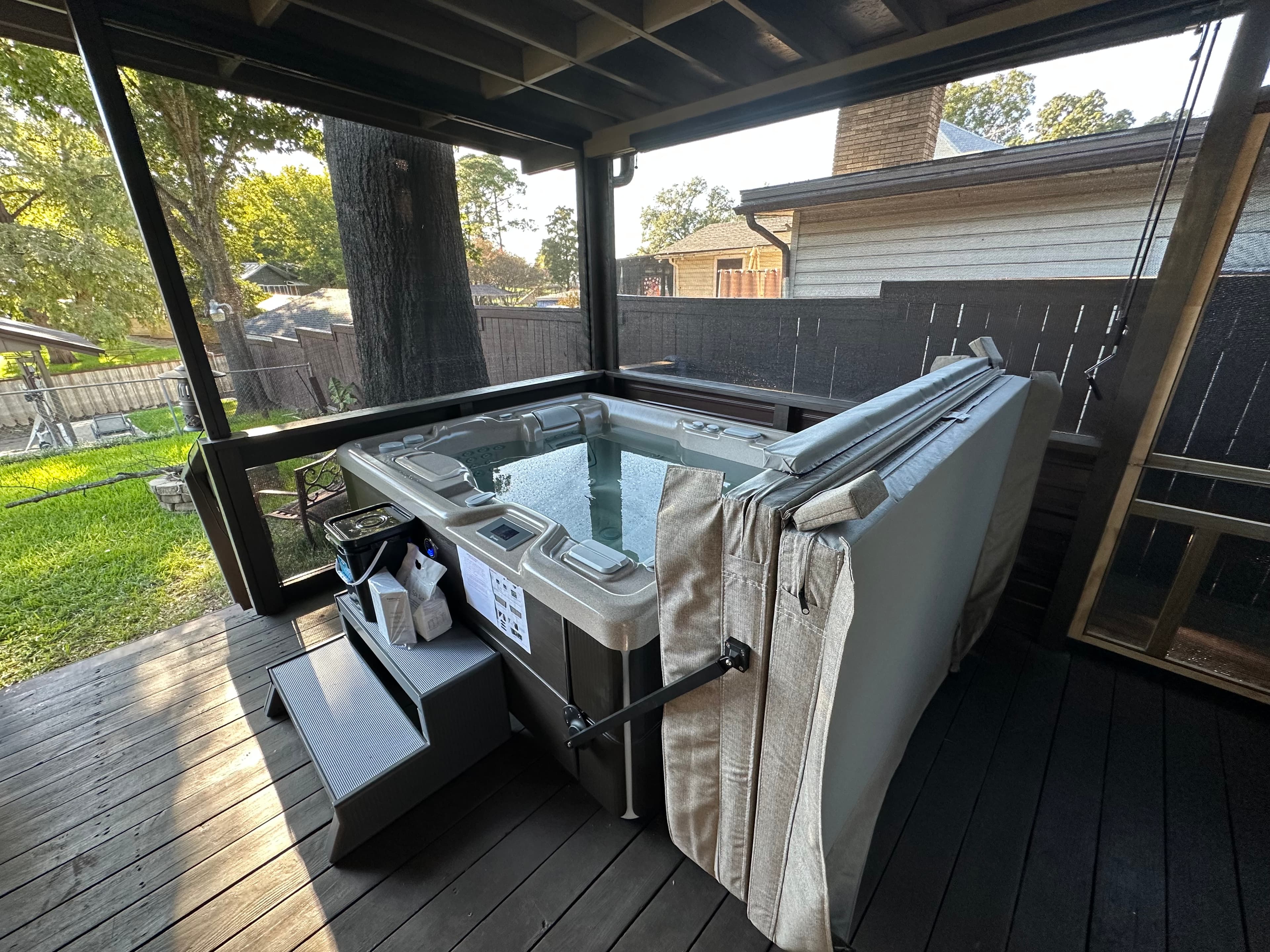 Hot tub delivered by East Texas Hot Tub Company to Mabank, Texas