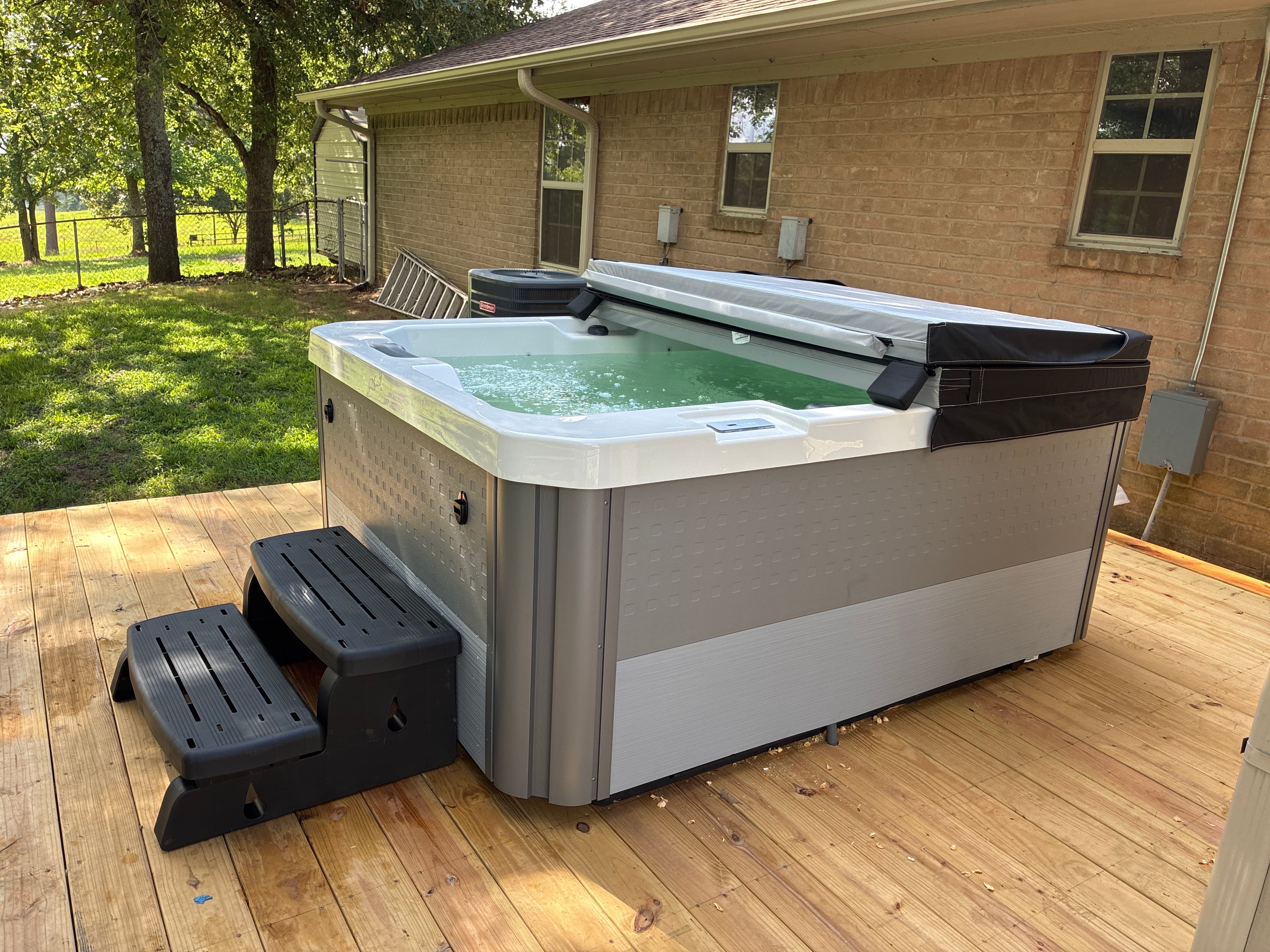 Hot tub delivered by East Texas Hot Tub Company to Troup, Texas