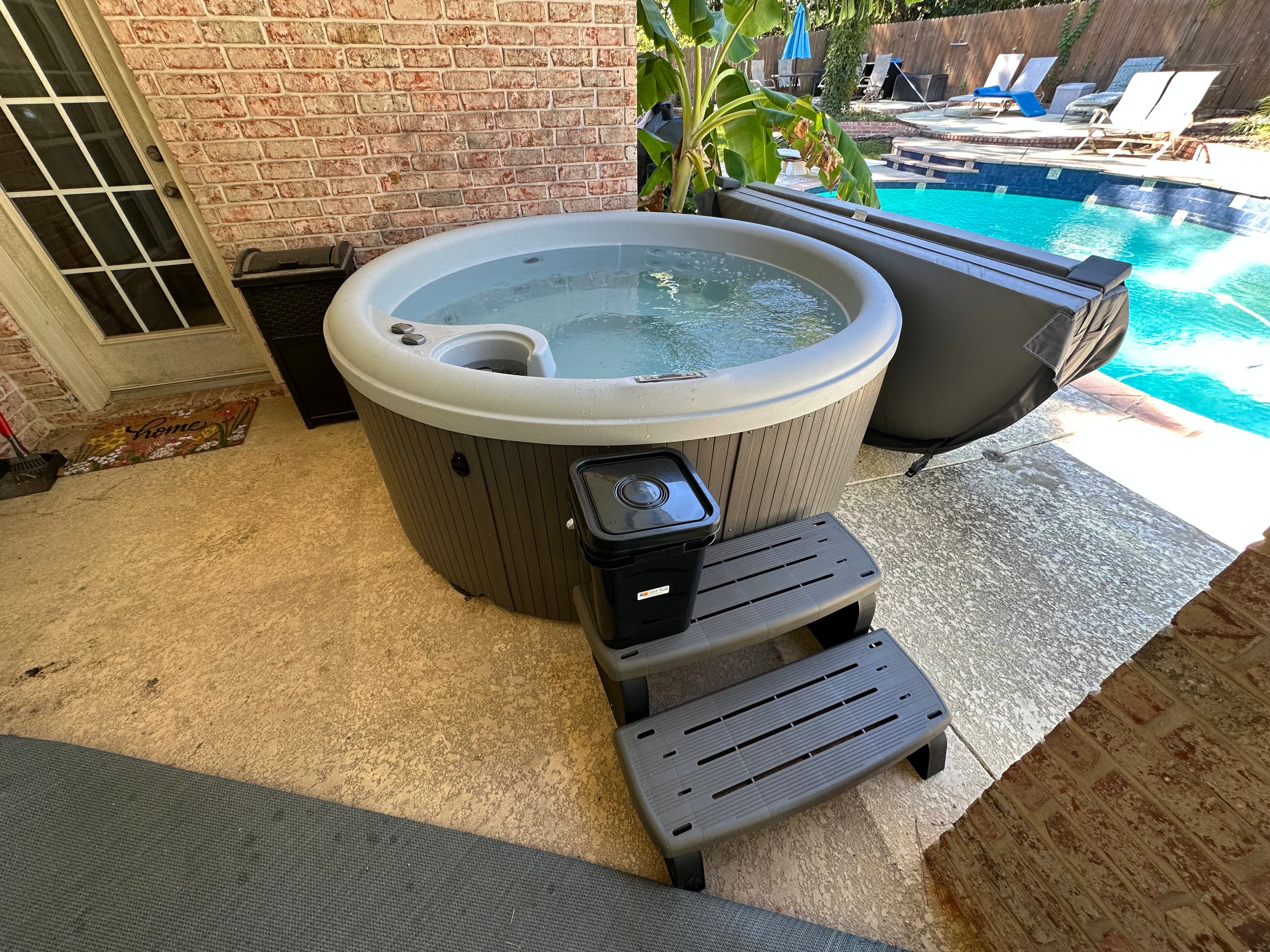 Hot tub delivered by East Texas Hot Tub Company to Brownsboro, Texas