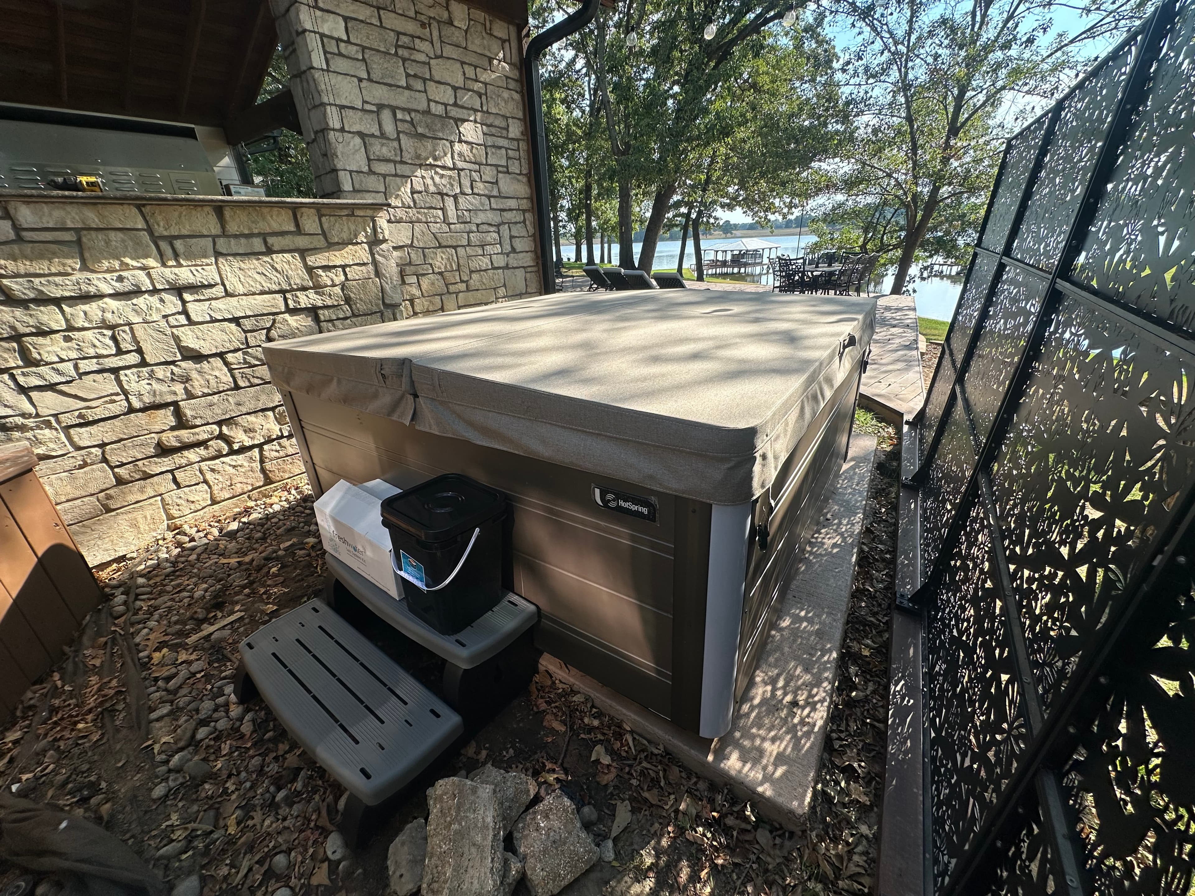 Hot tub delivered by East Texas Hot Tub Company to Quitman, Texas