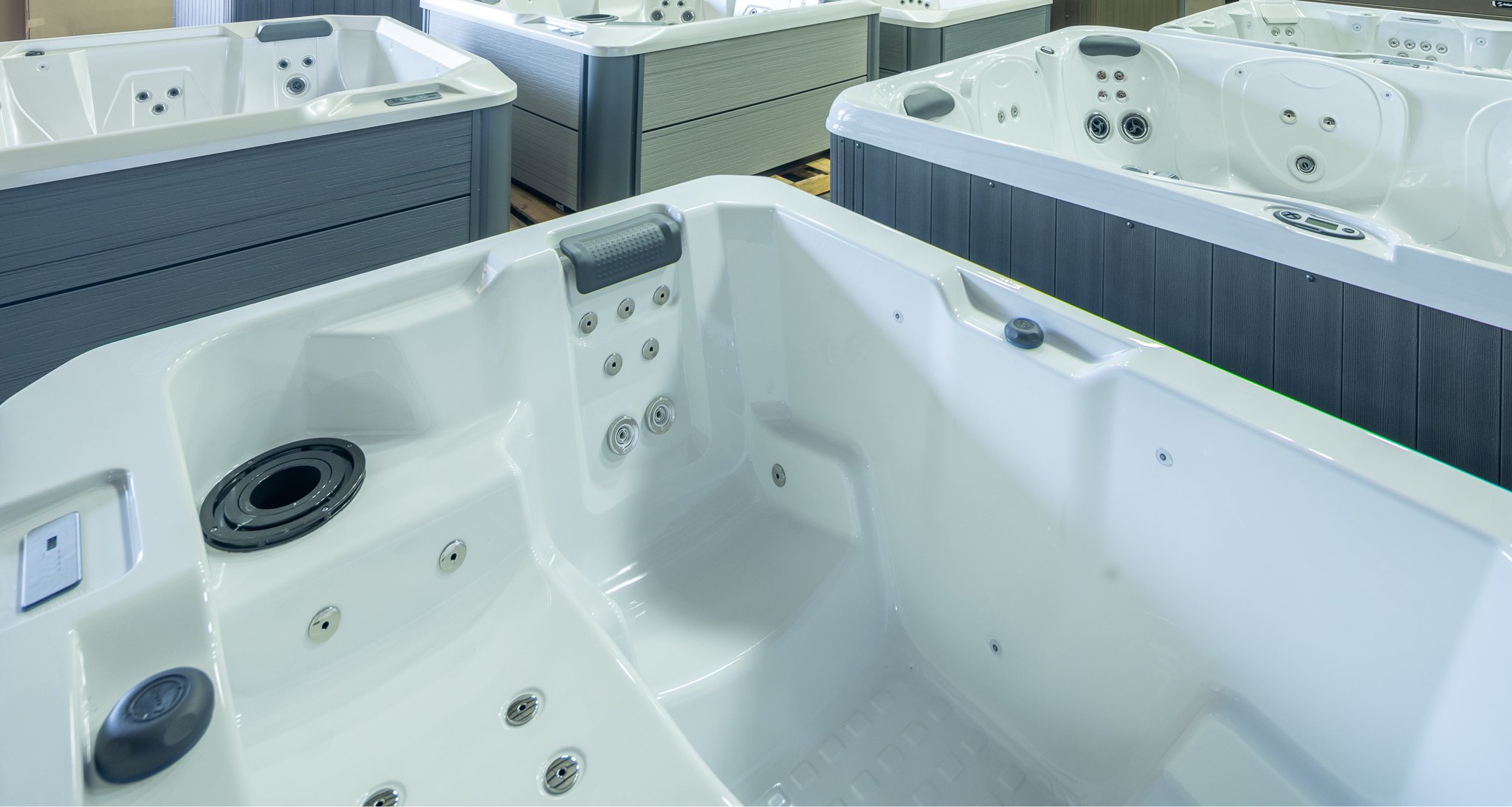 The East Texas Hot Tub showroom floor full of hot tubs
